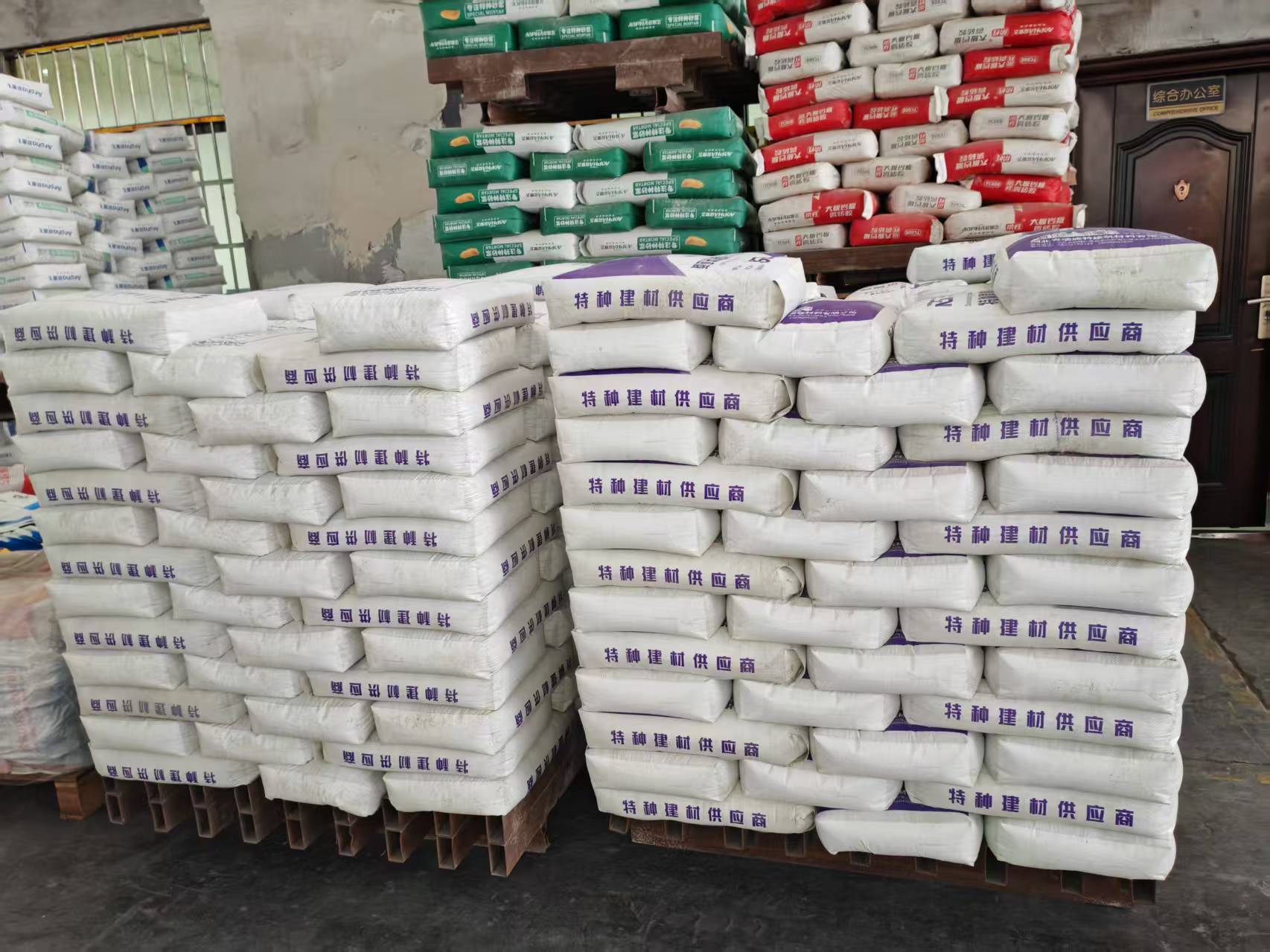 巴青拱顶带模注浆料